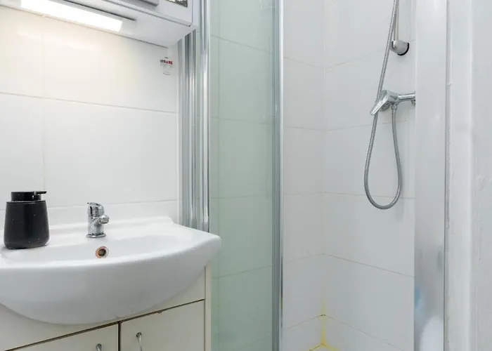 Standard With Mezzanine By Bookinghost *